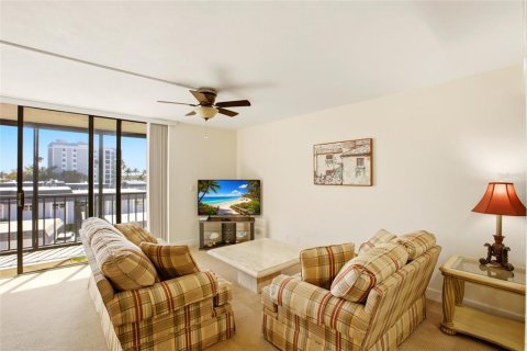 Condo in North Fort Myers, Florida, 2 bedrooms № 2107100 - photo 18