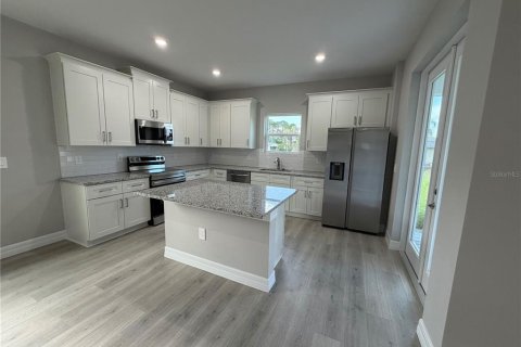 Villa ou maison à louer à Palm Bay, Floride: 4 chambres, 194.35 m2 № 2167051 - photo 9