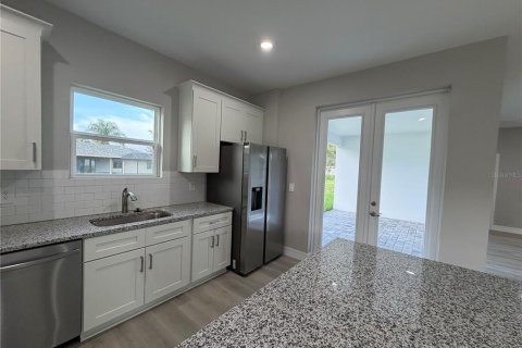 Villa ou maison à louer à Palm Bay, Floride: 4 chambres, 194.35 m2 № 2167051 - photo 12