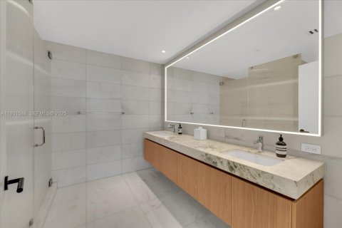 Condominio en venta en Miami Beach, Florida, 3 dormitorios, 182.92 m2 № 2034492 - foto 13