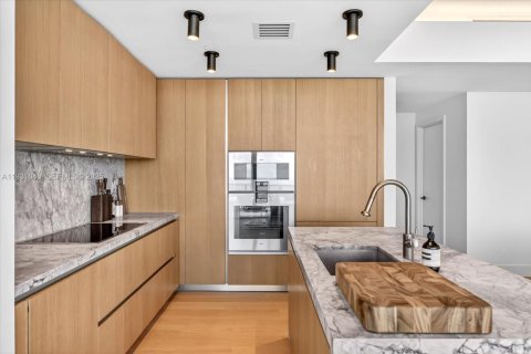 Condominio en venta en Miami Beach, Florida, 3 dormitorios, 182.92 m2 № 2034492 - foto 9