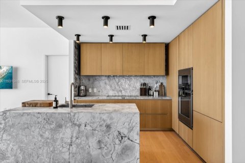 Condominio en venta en Miami Beach, Florida, 3 dormitorios, 182.92 m2 № 2034492 - foto 8