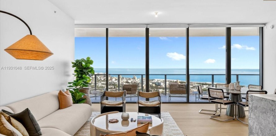 Condominio en Miami Beach, Florida, 3 dormitorios  № 2034492