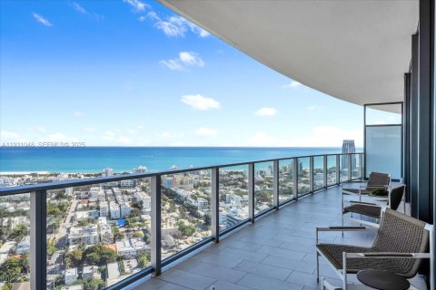 Condominio en venta en Miami Beach, Florida, 3 dormitorios, 182.92 m2 № 2034492 - foto 2