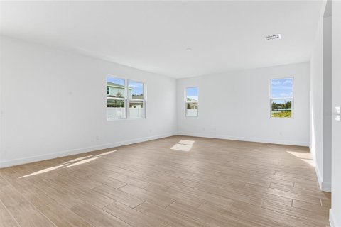 House in Tavares, Florida 5 bedrooms, 260.13 sq.m. № 2205584 - photo 7