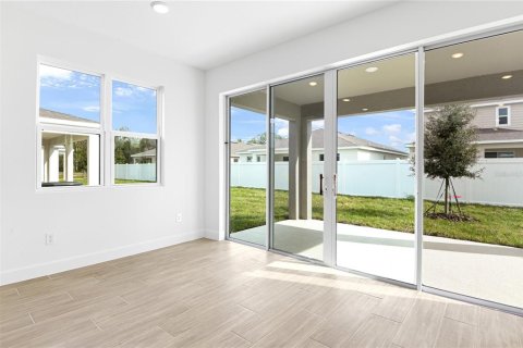 House in Tavares, Florida 5 bedrooms, 260.13 sq.m. № 2205584 - photo 8