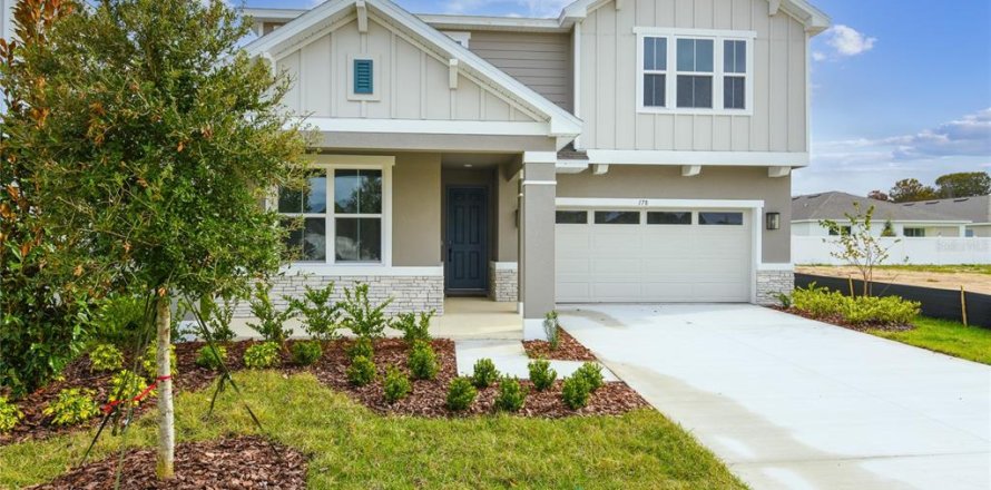 House in Tavares, Florida 5 bedrooms, 260.13 sq.m. № 2205584