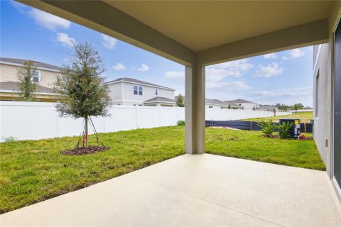House in Tavares, Florida 5 bedrooms, 260.13 sq.m. № 2205584 - photo 17