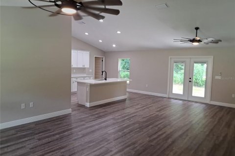 House in Citrus Springs, Florida 3 bedrooms, 165.37 sq.m. № 2151634 - photo 7