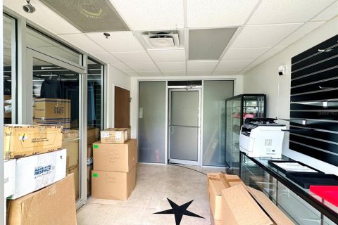 Propiedad comercial en venta en Orlando, Florida, 492.38 m2 № 1519786 - foto 4