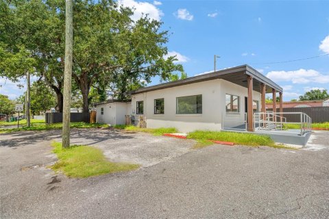 Immobilier commercial à louer à Tampa, Floride: 144.93 m2 № 2306489 - photo 3