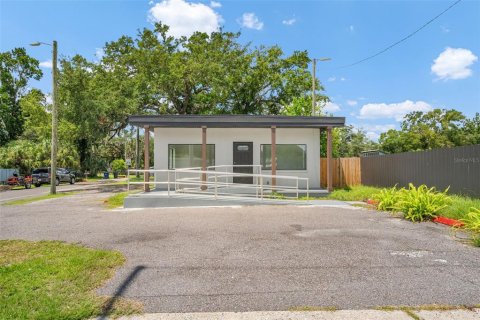 Immobilier commercial à Tampa, Floride 144.93 m2 № 2306489