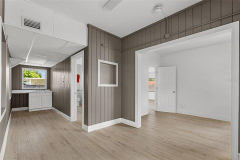 Immobilier commercial à louer à Tampa, Floride: 144.93 m2 № 2306489 - photo 17