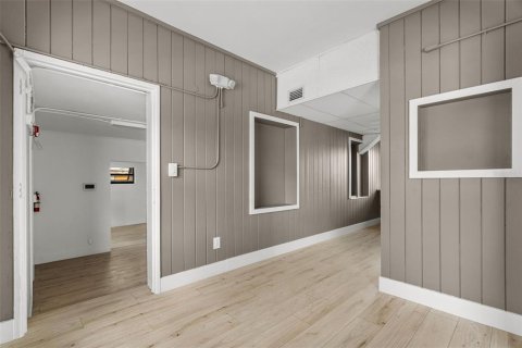 Immobilier commercial à louer à Tampa, Floride: 144.93 m2 № 2306489 - photo 16