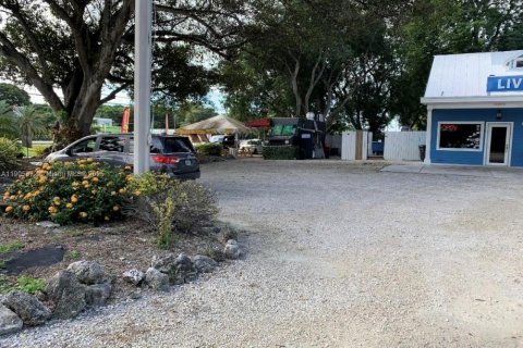 Commercial property in Key Largo, Florida № 2081947 - photo 3