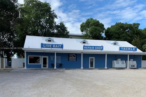 Commercial property in Key Largo, Florida № 2081947