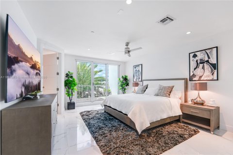 Townhouse in Lauderdale-by-the-Sea, Florida 4 bedrooms, 280.94 sq.m. № 1945289 - photo 24