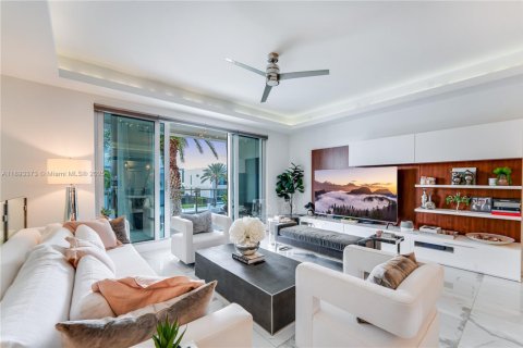 Townhouse in Lauderdale-by-the-Sea, Florida 4 bedrooms, 280.94 sq.m. № 1945289 - photo 16