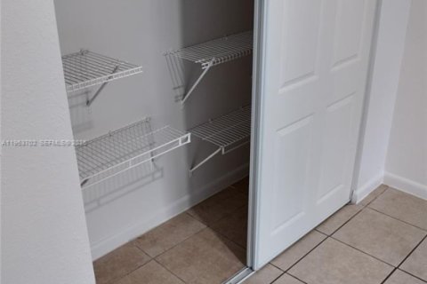 Снять в аренду квартиру в Катлер-Бей, Флорида 1 спальня, 60.39м2, № 2025640 - фото 7