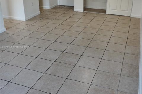 Снять в аренду квартиру в Катлер-Бей, Флорида 1 спальня, 60.39м2, № 2025640 - фото 6