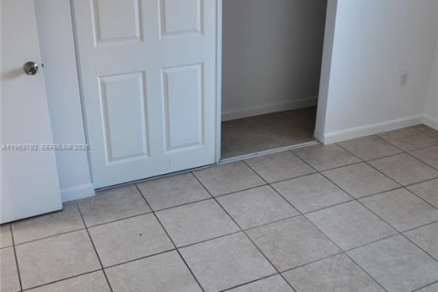 Снять в аренду квартиру в Катлер-Бей, Флорида 1 спальня, 60.39м2, № 2025640 - фото 10