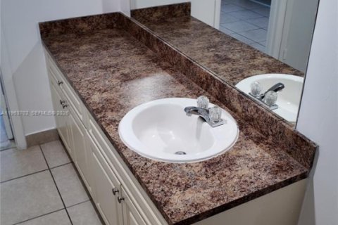 Снять в аренду квартиру в Катлер-Бей, Флорида 1 спальня, 60.39м2, № 2025640 - фото 13