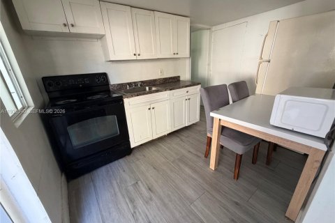 Apartment in Fort Lauderdale, Florida 1 bedroom, 169.45 sq.m. № 1996724 - photo 2