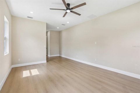House in Temple Terrace, Florida 4 bedrooms, 291.71 sq.m. № 2396260 - photo 29