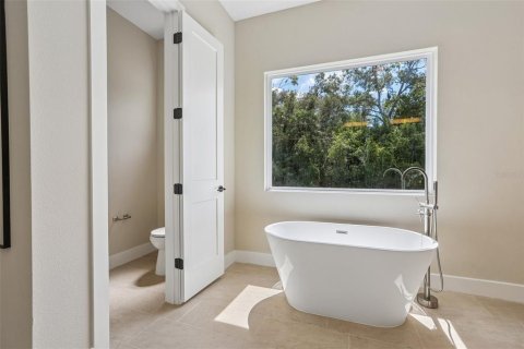 House in Temple Terrace, Florida 4 bedrooms, 291.71 sq.m. № 2396260 - photo 26