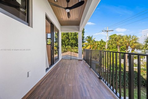 Adosado en venta en Fort Lauderdale, Florida, 3 dormitorios, 239.97 m2 № 1975907 - foto 20