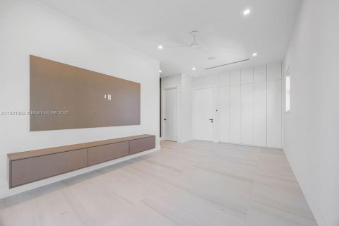 Adosado en venta en Fort Lauderdale, Florida, 3 dormitorios, 239.97 m2 № 1975907 - foto 19