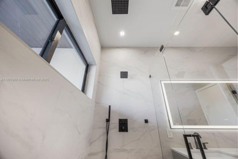 Adosado en venta en Fort Lauderdale, Florida, 3 dormitorios, 239.97 m2 № 1975907 - foto 15