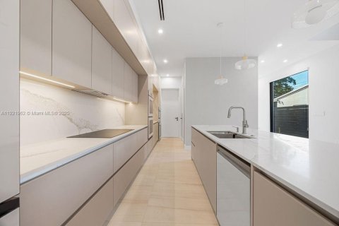 Adosado en venta en Fort Lauderdale, Florida, 3 dormitorios, 239.97 m2 № 1975907 - foto 4