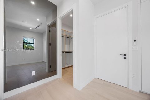 Adosado en venta en Fort Lauderdale, Florida, 3 dormitorios, 239.97 m2 № 1975907 - foto 18