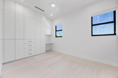 Adosado en venta en Fort Lauderdale, Florida, 3 dormitorios, 239.97 m2 № 1975907 - foto 29