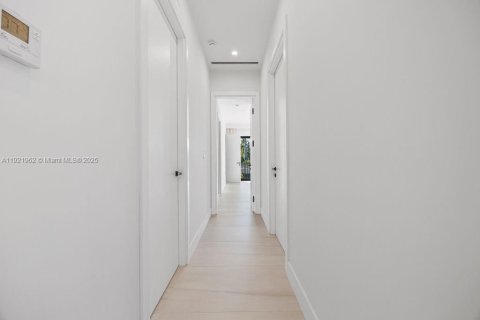 Adosado en venta en Fort Lauderdale, Florida, 3 dormitorios, 239.97 m2 № 1975907 - foto 24