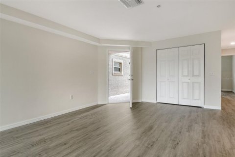 Copropriété à vendre à Sarasota, Floride: 2 chambres, 123.93 m2 № 1689760 - photo 4