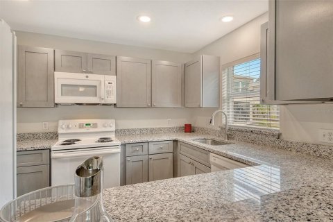 Copropriété à vendre à Sarasota, Floride: 2 chambres, 123.93 m2 № 1689760 - photo 15
