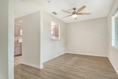 Copropriété à vendre à Sarasota, Floride: 2 chambres, 123.93 m2 № 1689760 - photo 12