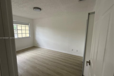 Touwnhouse à louer à West Palm Beach, Floride: 2 chambres, 124.4 m2 № 2001218 - photo 10