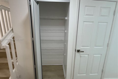 Touwnhouse à louer à West Palm Beach, Floride: 2 chambres, 124.4 m2 № 2001218 - photo 21