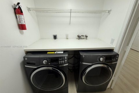 Touwnhouse à louer à West Palm Beach, Floride: 2 chambres, 124.4 m2 № 2001218 - photo 19