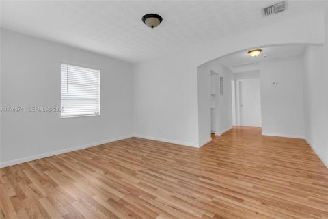 Apartment in Hollywood, Florida 1 bedroom, 57.41 sq.m. № 2082958 - photo 8