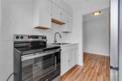 Apartment in Hollywood, Florida 1 bedroom, 57.41 sq.m. № 2082958 - photo 14