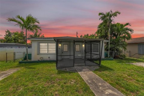 Apartment in Hollywood, Florida 1 bedroom, 57.41 sq.m. № 2082958 - photo 2