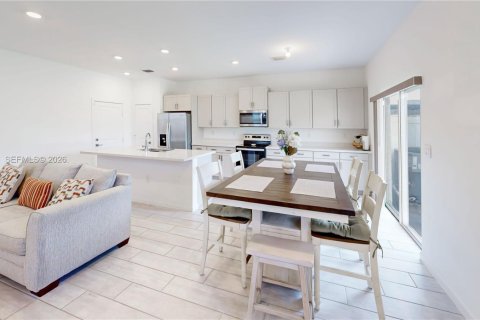 Купить таунхаус в Хомстед, Флорида 4 спальни, 163.23м2, № 2032890 - фото 8