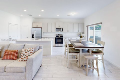 Купить таунхаус в Хомстед, Флорида 4 спальни, 163.23м2, № 2032890 - фото 7