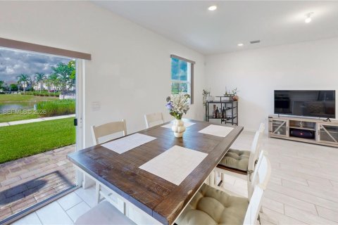 Купить таунхаус в Хомстед, Флорида 4 спальни, 163.23м2, № 2032890 - фото 13