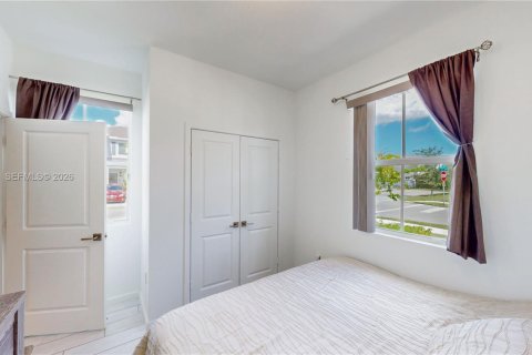 Купить таунхаус в Хомстед, Флорида 4 спальни, 163.23м2, № 2032890 - фото 18