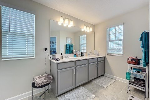 House in Winter Garden, Florida 4 bedrooms, 229.93 sq.m. № 1881122 - photo 18